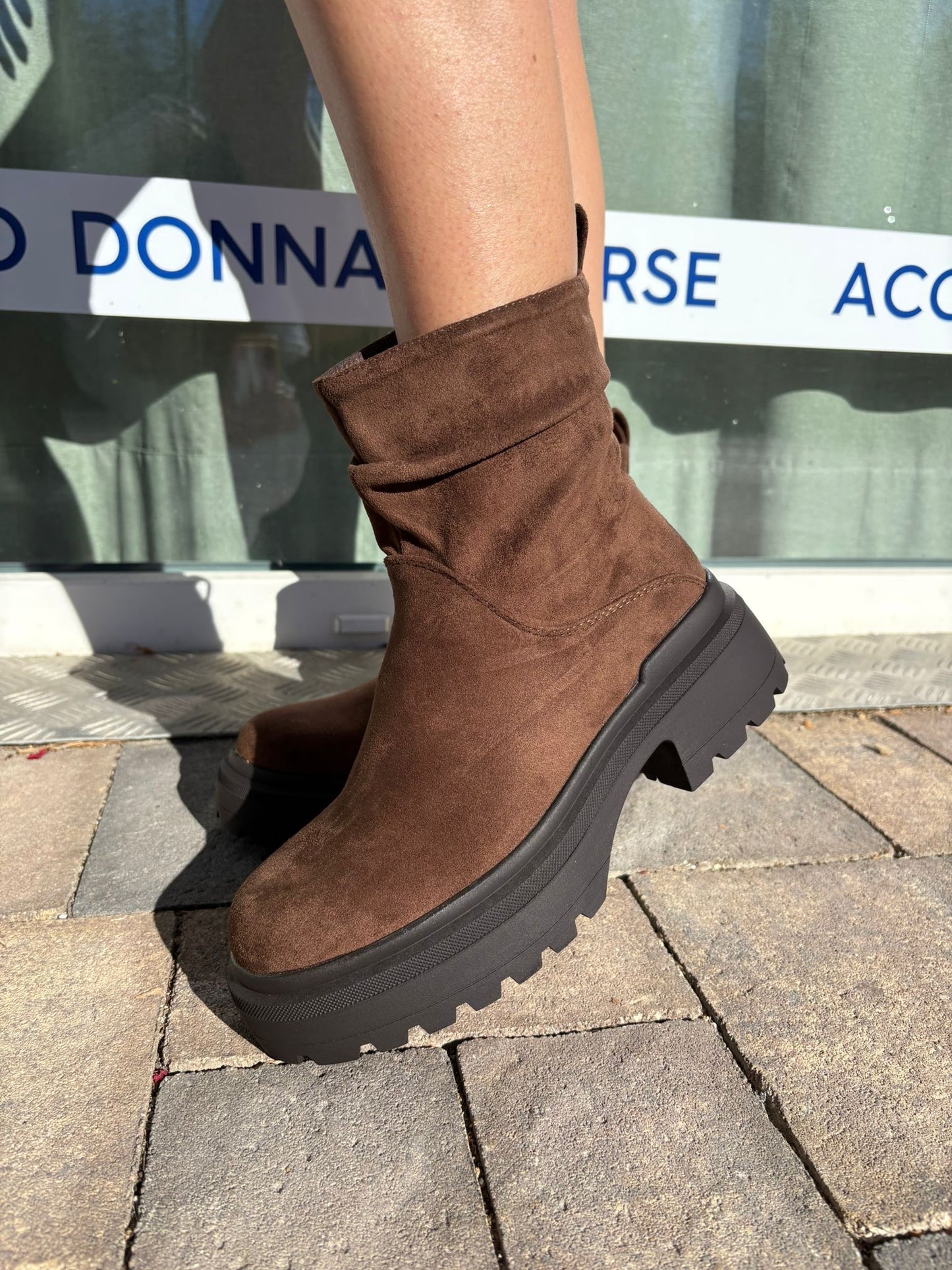 Stivale eco camoscio marrone