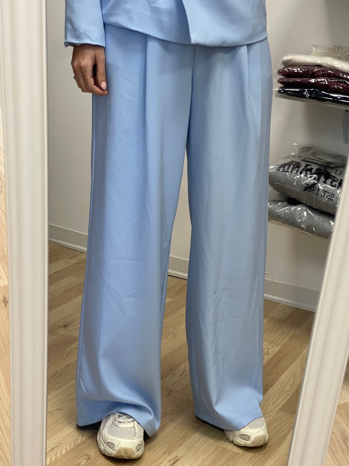 Tailleur con cintura fiocco