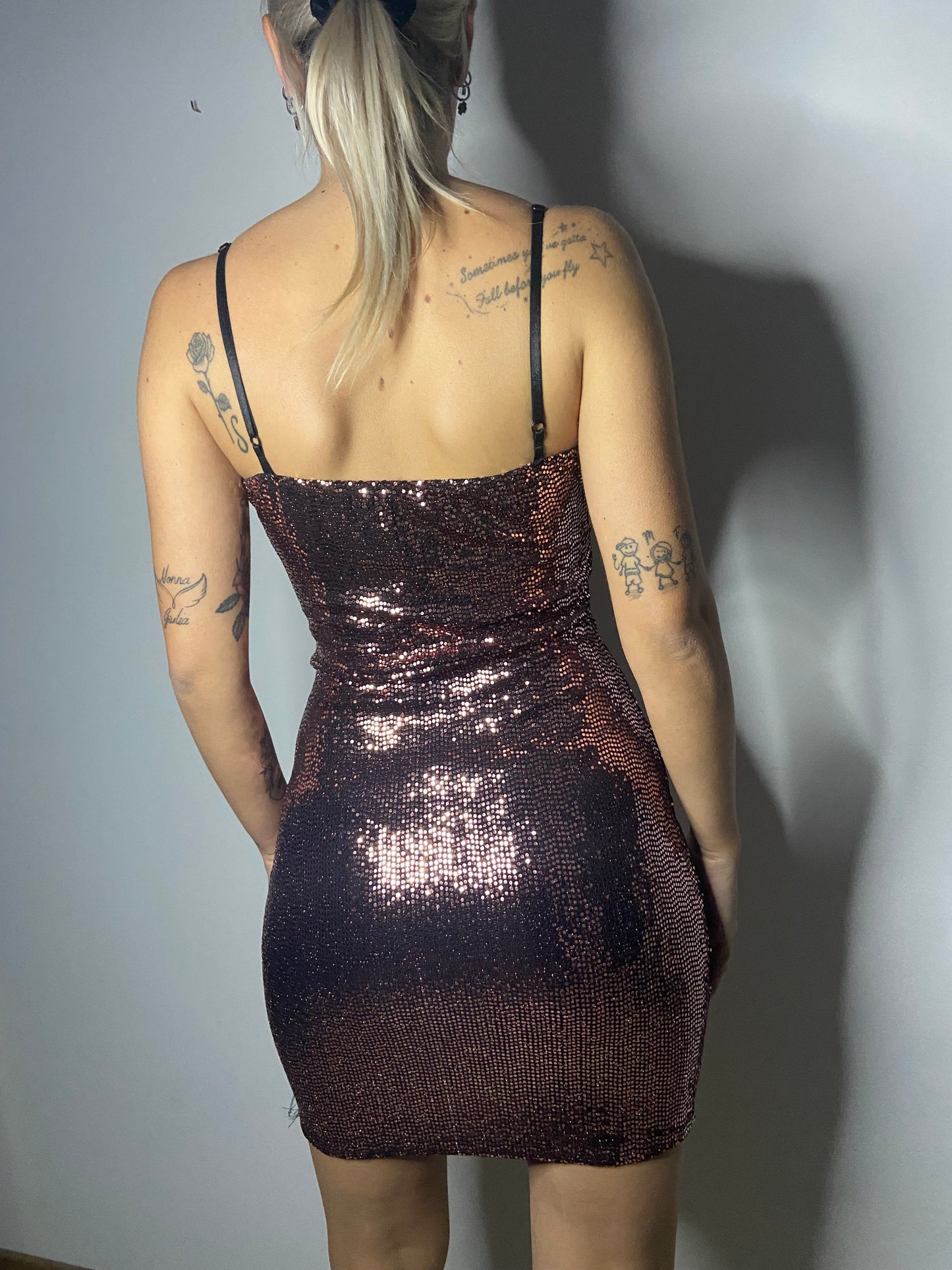 Abito scollo e strass