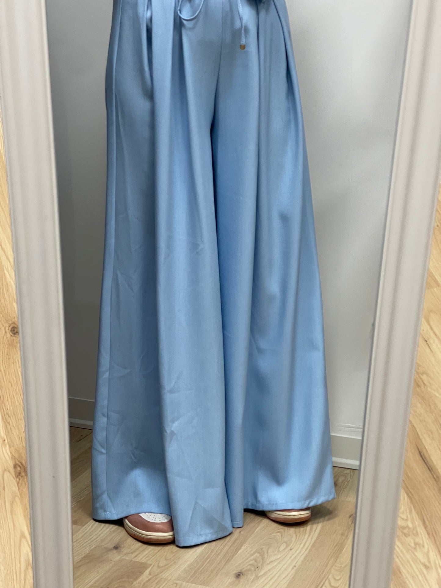 Pantalone con spilla primavera
